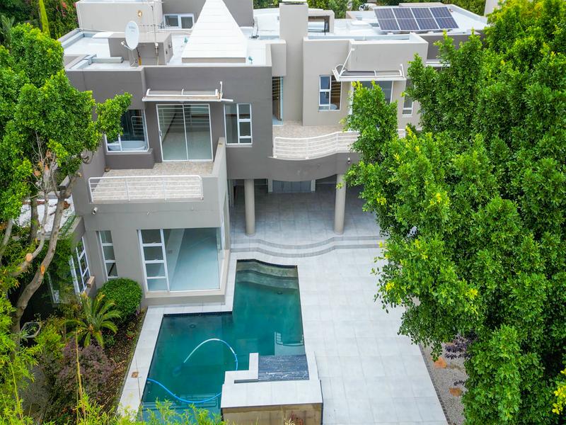 To Let 5 Bedroom Property for Rent in Sandhurst Gauteng