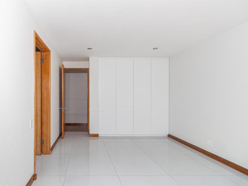 To Let 5 Bedroom Property for Rent in Sandhurst Gauteng