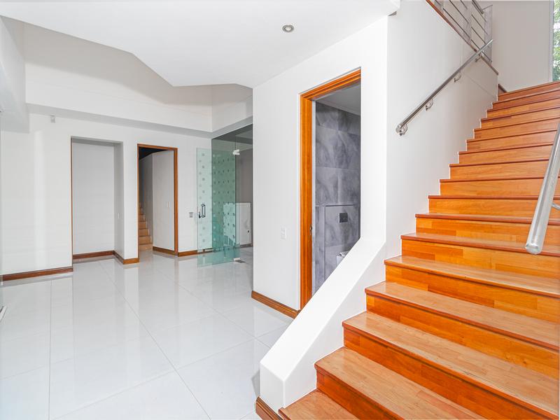 To Let 5 Bedroom Property for Rent in Sandhurst Gauteng