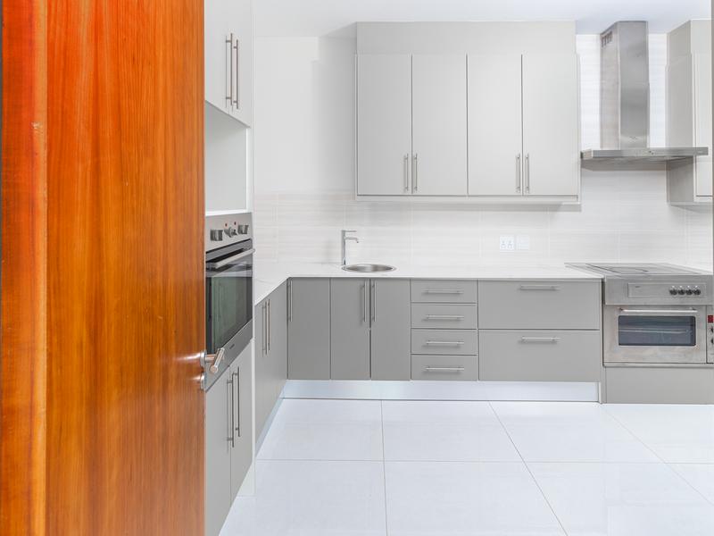 To Let 5 Bedroom Property for Rent in Sandhurst Gauteng