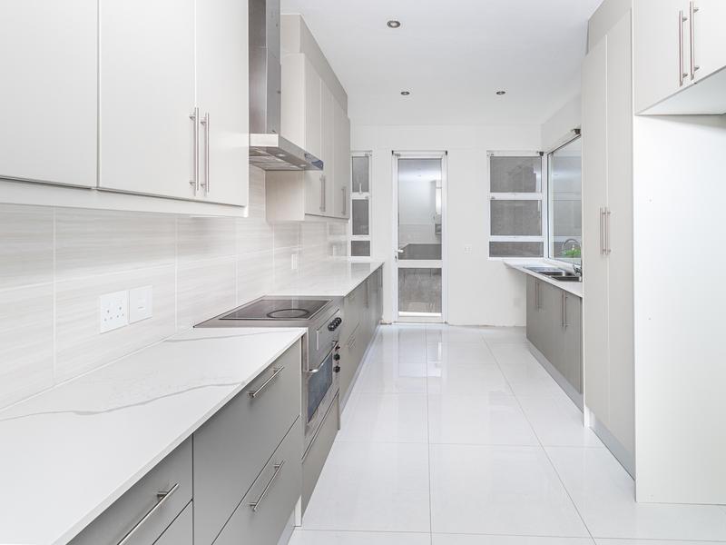 To Let 5 Bedroom Property for Rent in Sandhurst Gauteng