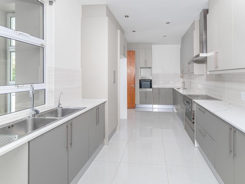 To Let 5 Bedroom Property for Rent in Sandhurst Gauteng