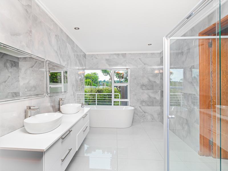 To Let 5 Bedroom Property for Rent in Sandhurst Gauteng