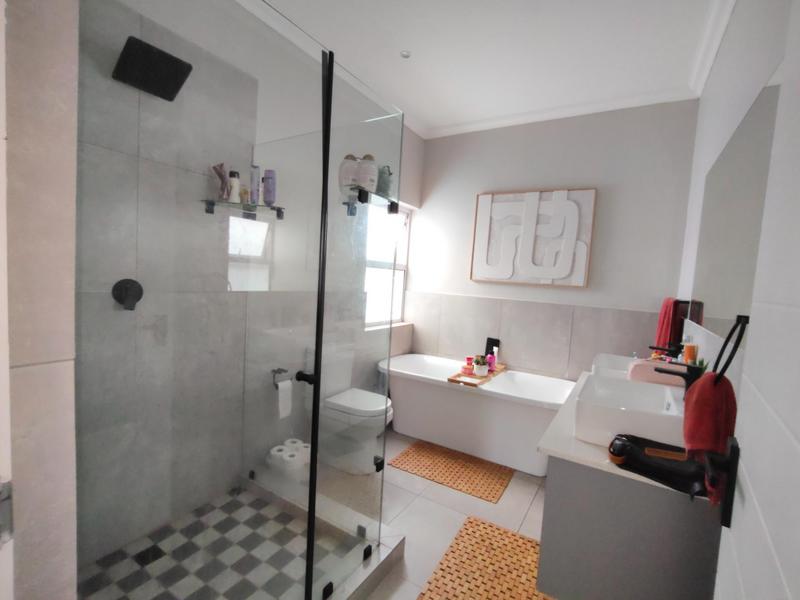 2 Bedroom Property for Sale in Brooklyn Gauteng