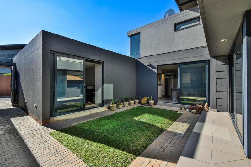 4 Bedroom Property for Sale in Waterkloof Ridge Gauteng