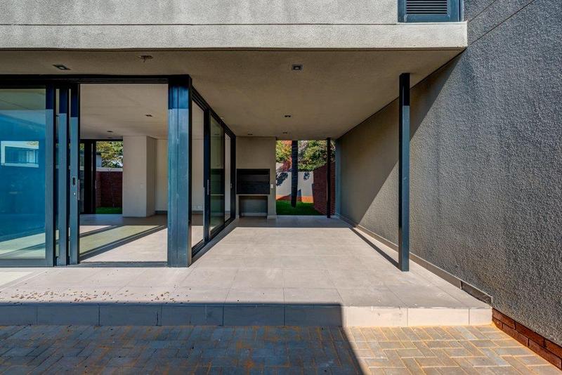 4 Bedroom Property for Sale in Waterkloof Ridge Gauteng