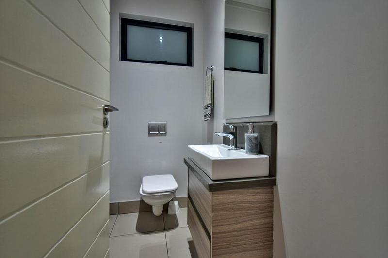 4 Bedroom Property for Sale in Waterkloof Ridge Gauteng