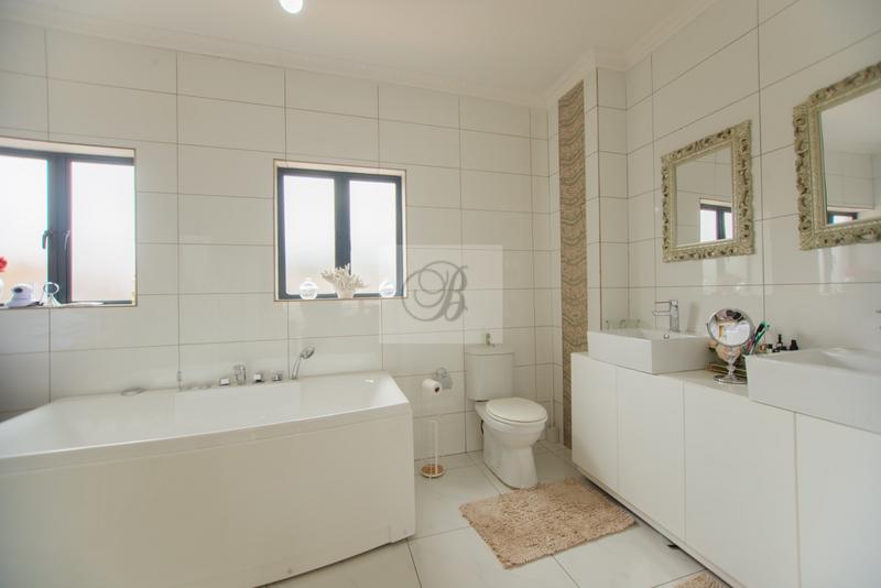 To Let 4 Bedroom Property for Rent in Copperleaf Estate Gauteng