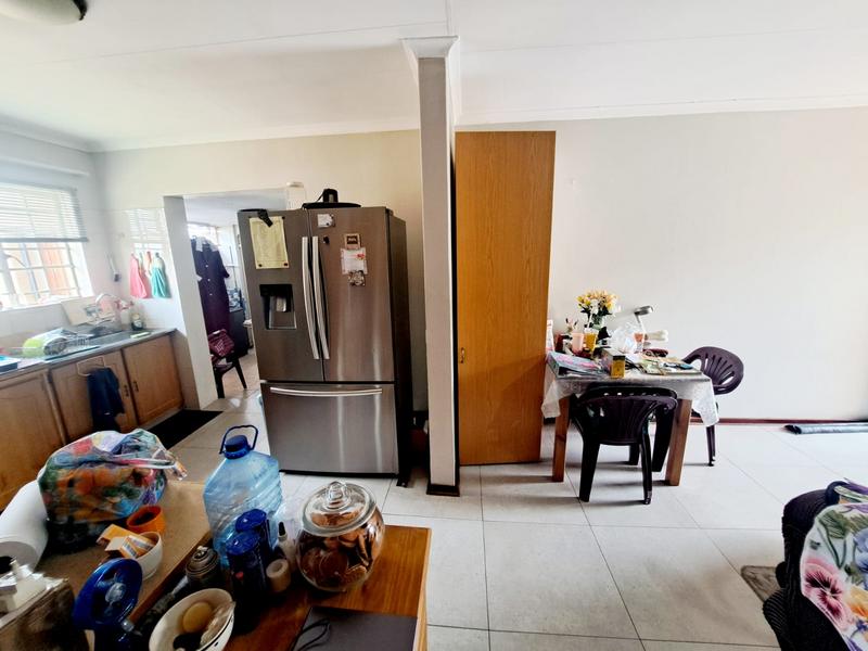 To Let 2 Bedroom Property for Rent in Die Hoewes Gauteng