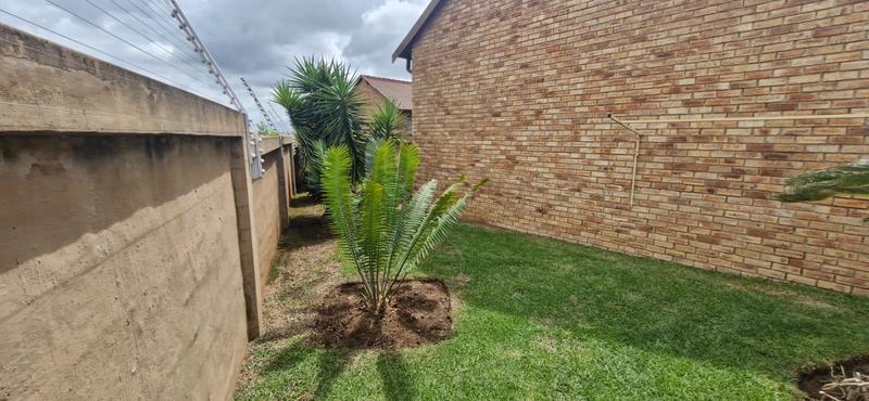 3 Bedroom Property for Sale in Kosmosdal Gauteng