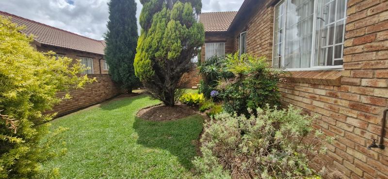 3 Bedroom Property for Sale in Kosmosdal Gauteng
