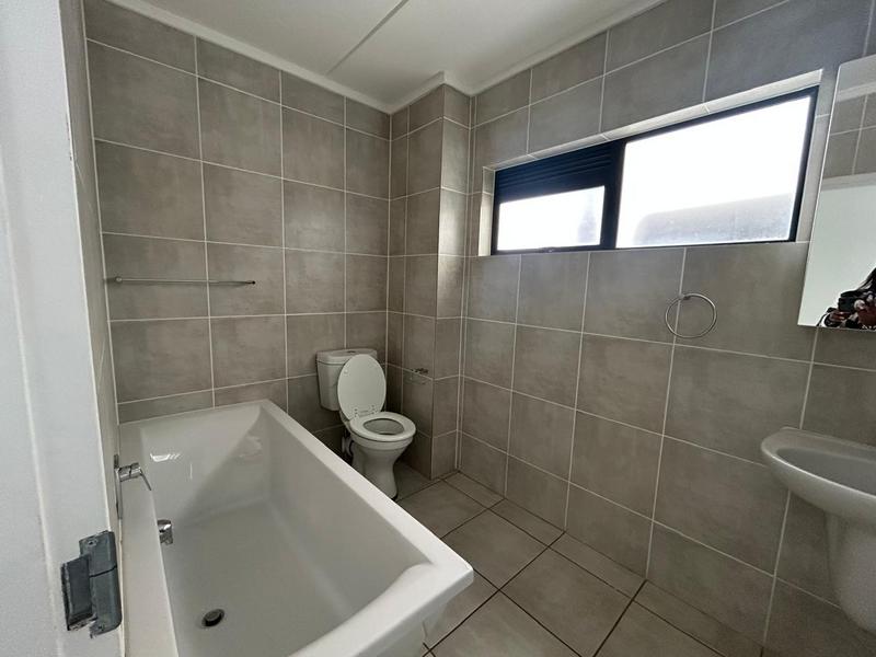To Let 3 Bedroom Property for Rent in Silver Lakes Gauteng