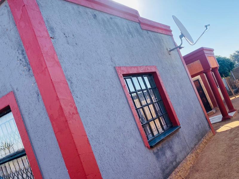 2 Bedroom Property for Sale in Winterveldt Gauteng
