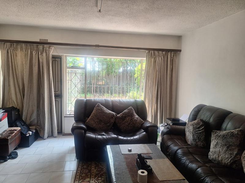2 Bedroom Property for Sale in Linden Gauteng