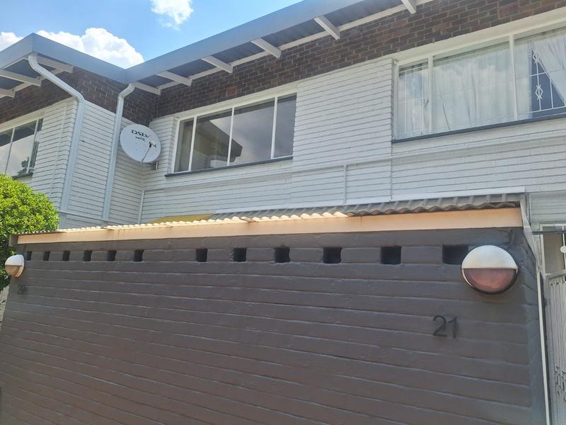 2 Bedroom Property for Sale in Linden Gauteng