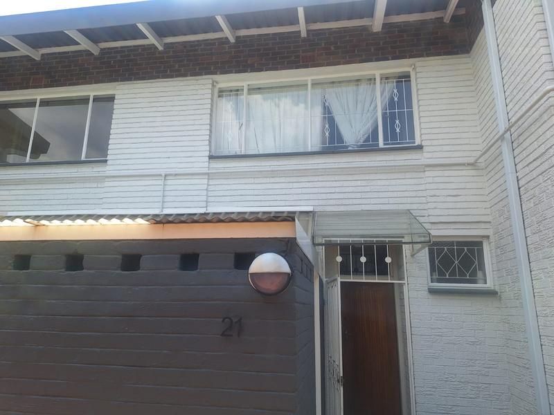 2 Bedroom Property for Sale in Linden Gauteng