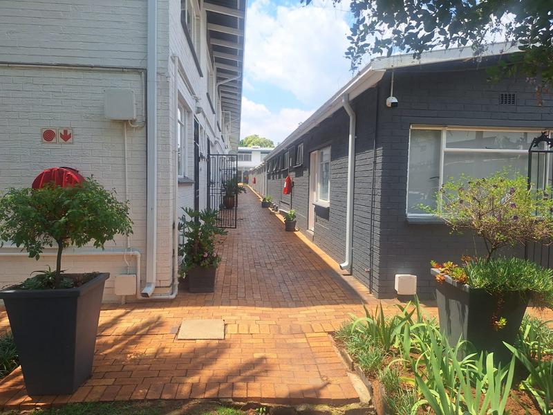 2 Bedroom Property for Sale in Linden Gauteng