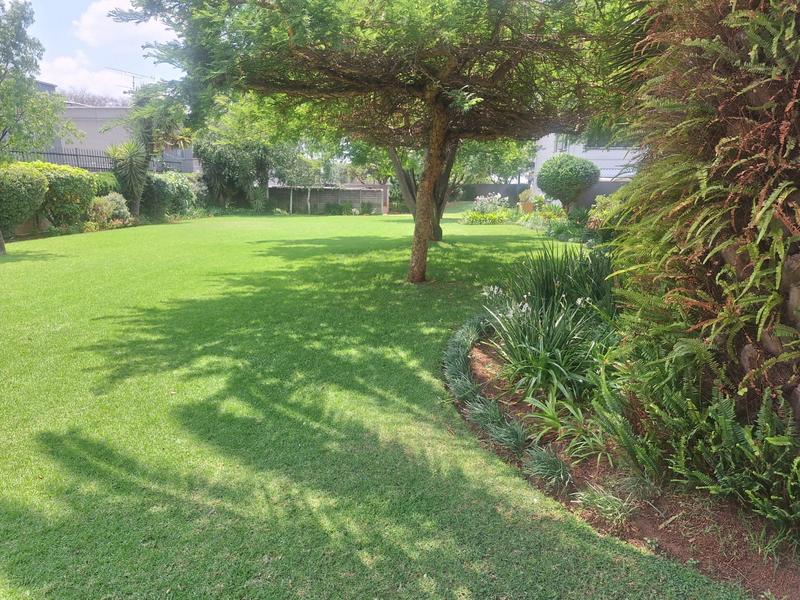 2 Bedroom Property for Sale in Linden Gauteng