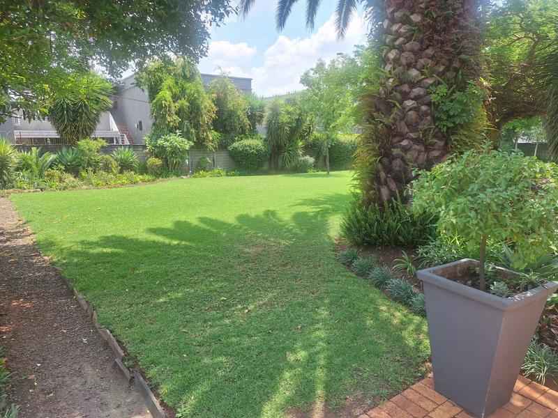 2 Bedroom Property for Sale in Linden Gauteng