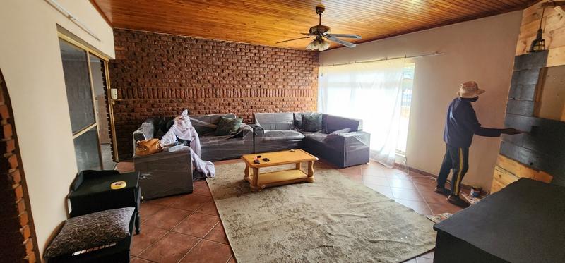 4 Bedroom Property for Sale in Dorandia Gauteng