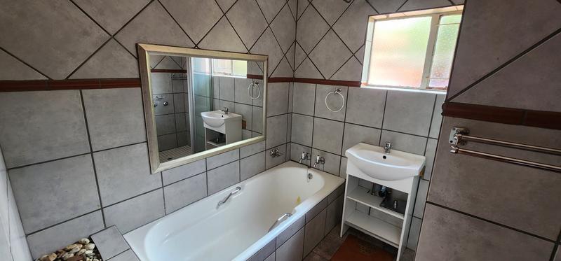 4 Bedroom Property for Sale in Dorandia Gauteng
