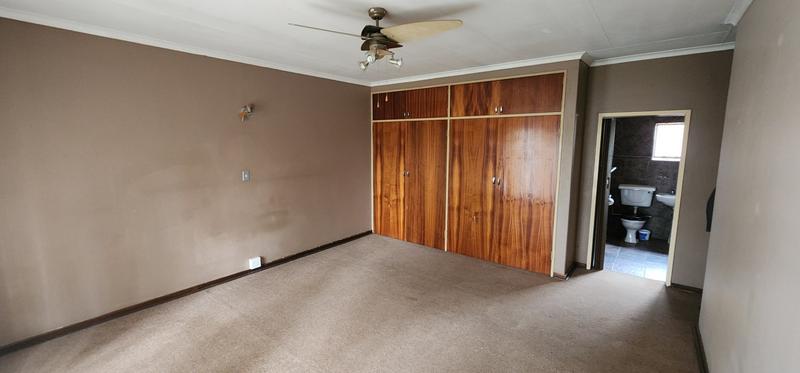 4 Bedroom Property for Sale in Dorandia Gauteng