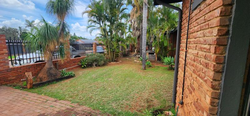 4 Bedroom Property for Sale in Dorandia Gauteng