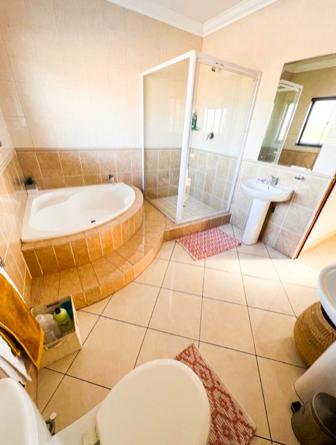 4 Bedroom Property for Sale in Boskruin Gauteng