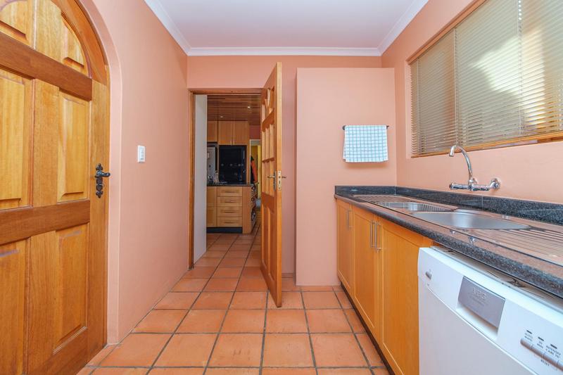 6 Bedroom Property for Sale in Ruimsig Gauteng