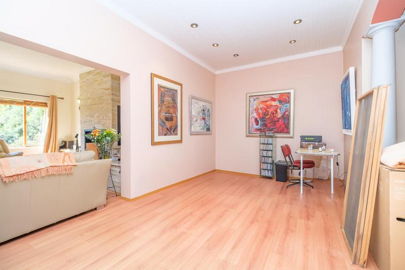 6 Bedroom Property for Sale in Ruimsig Gauteng