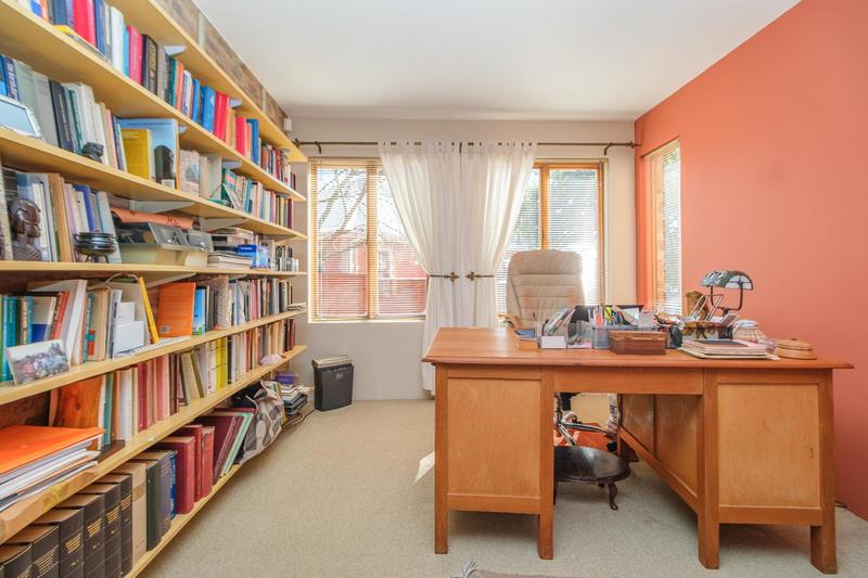 6 Bedroom Property for Sale in Ruimsig Gauteng