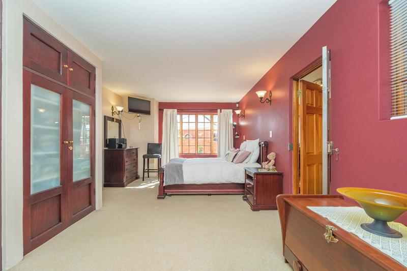 6 Bedroom Property for Sale in Ruimsig Gauteng