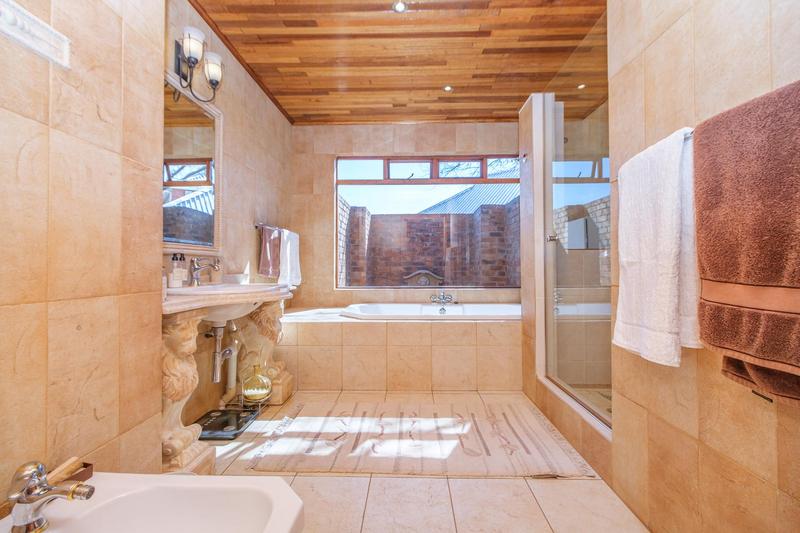 6 Bedroom Property for Sale in Ruimsig Gauteng