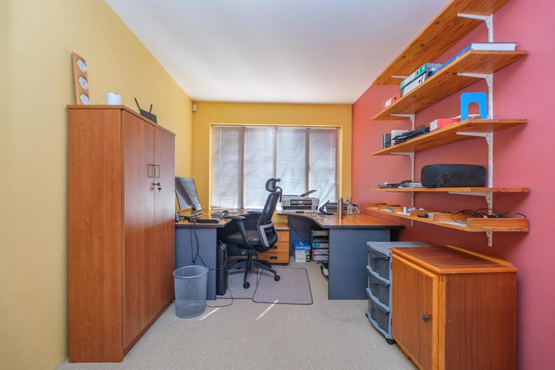 6 Bedroom Property for Sale in Ruimsig Gauteng