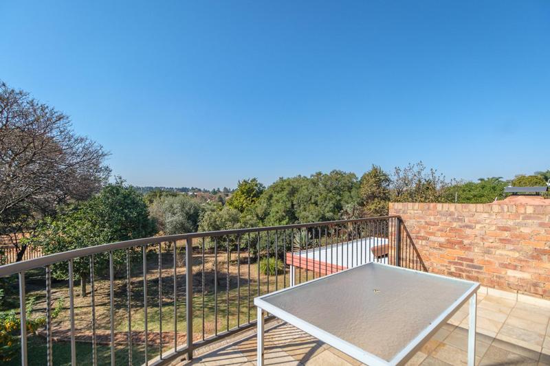 6 Bedroom Property for Sale in Ruimsig Gauteng