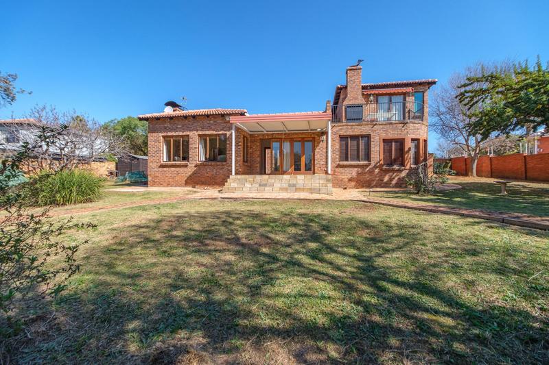 6 Bedroom Property for Sale in Ruimsig Gauteng