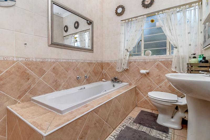 5 Bedroom Property for Sale in Kenmare Gauteng