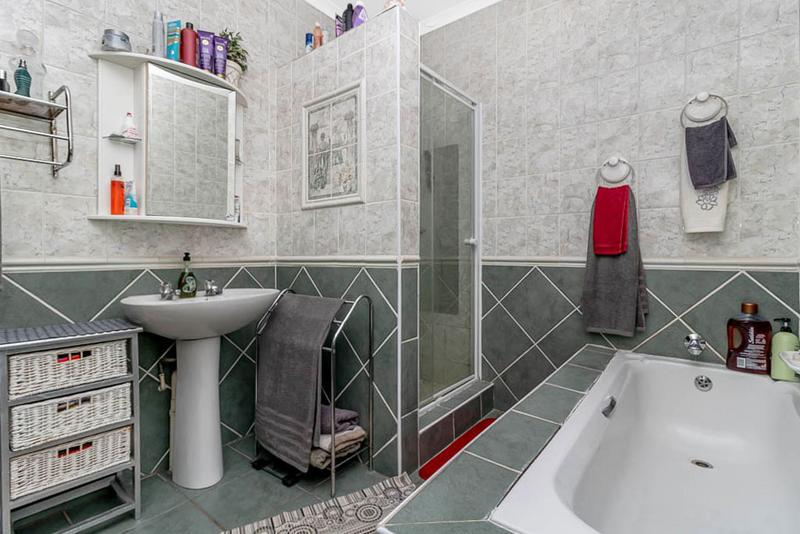 5 Bedroom Property for Sale in Kenmare Gauteng