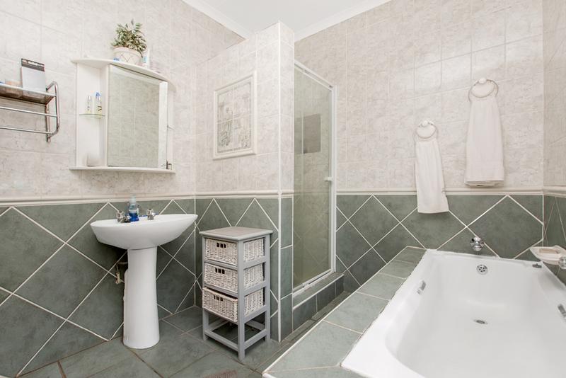 5 Bedroom Property for Sale in Kenmare Gauteng