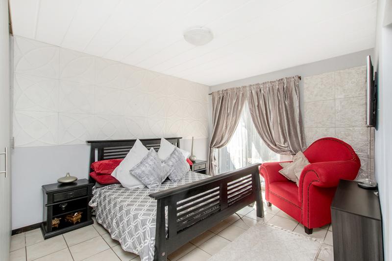 5 Bedroom Property for Sale in Kenmare Gauteng