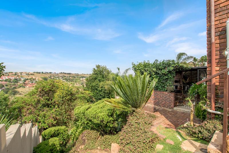 5 Bedroom Property for Sale in Kenmare Gauteng