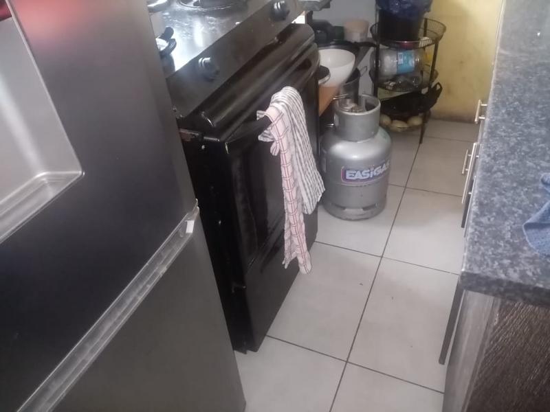 2 Bedroom Property for Sale in Rondebult Gauteng