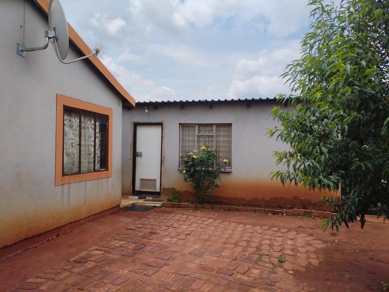 2 Bedroom Property for Sale in Zonkezizwe Gauteng