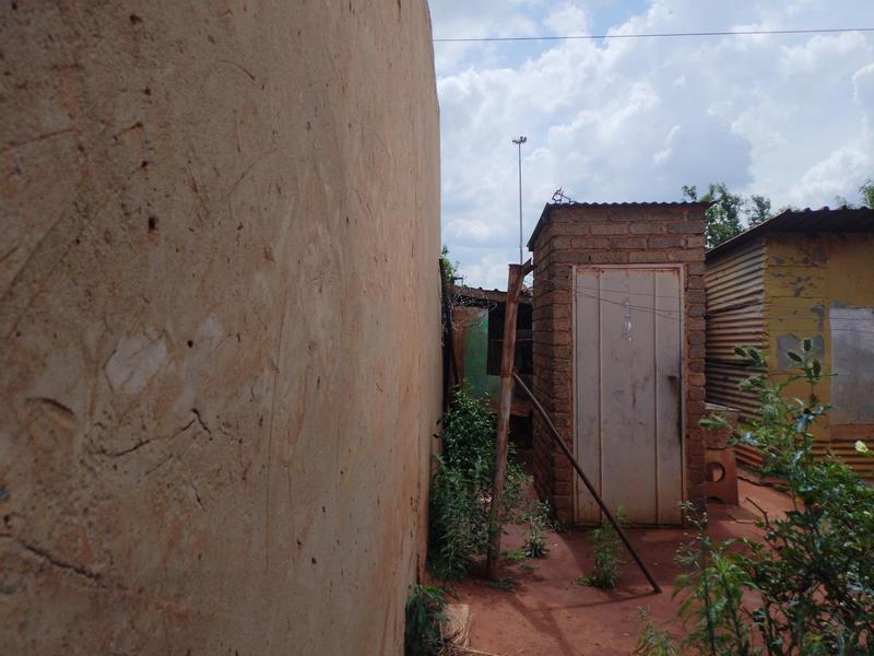 2 Bedroom Property for Sale in Zonkezizwe Gauteng