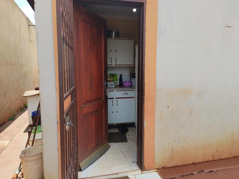 2 Bedroom Property for Sale in Zonkezizwe Gauteng