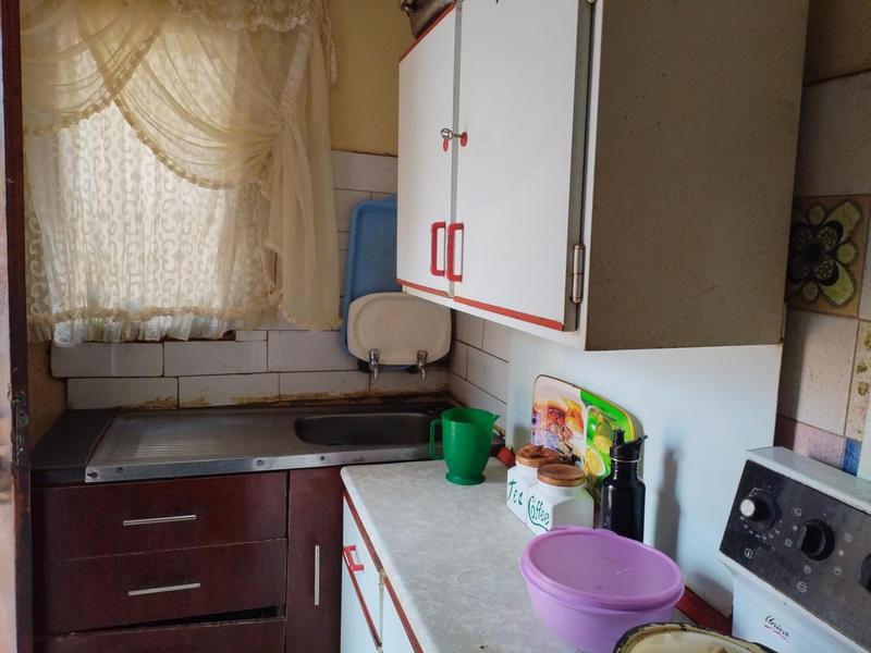 2 Bedroom Property for Sale in Zonkezizwe Gauteng