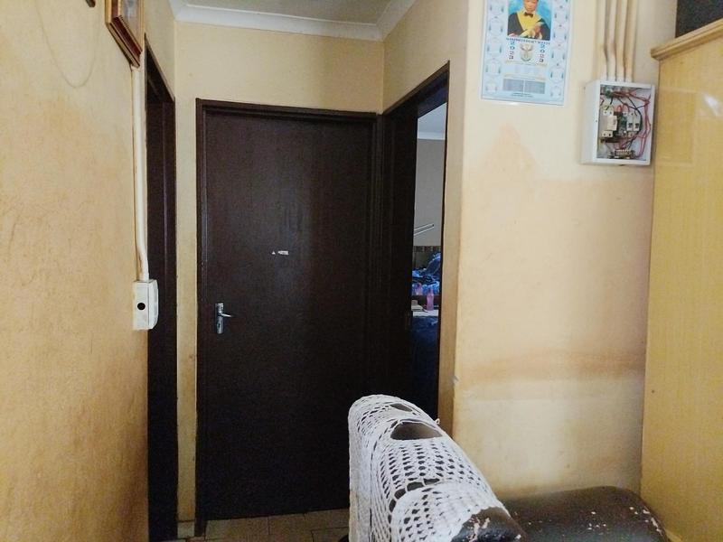2 Bedroom Property for Sale in Zonkezizwe Gauteng