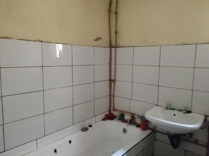 2 Bedroom Property for Sale in Zonkezizwe Gauteng