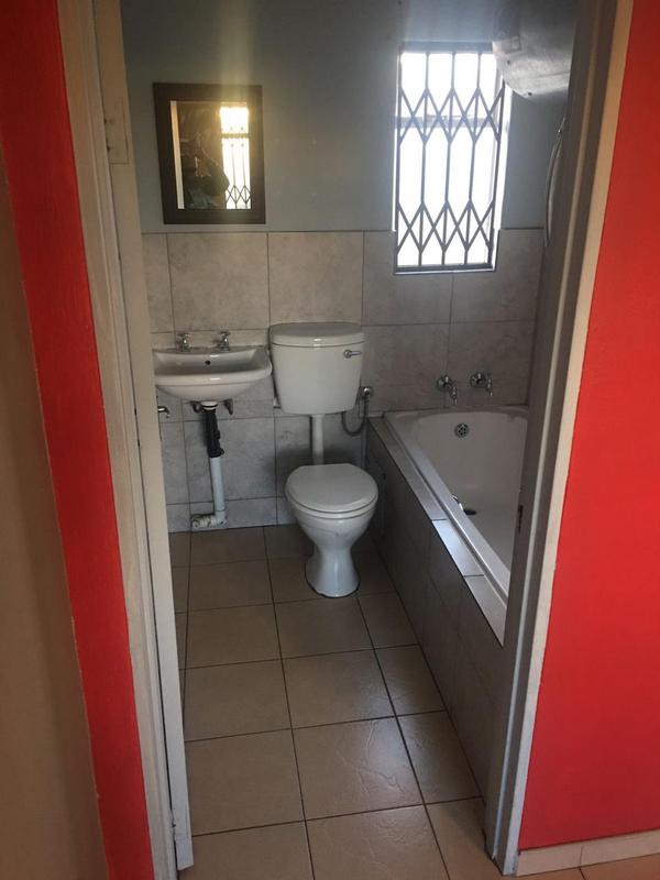 2 Bedroom Property for Sale in Fleurhof Gauteng