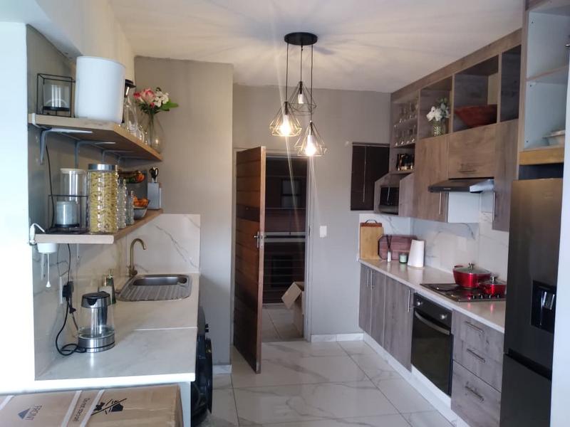 To Let 2 Bedroom Property for Rent in Milpark Gauteng